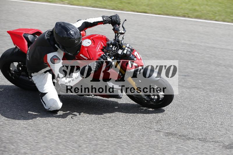 /Archiv-2024/29 12.06.2024 MOTO.CH Track Day ADR/Gruppe blau/71